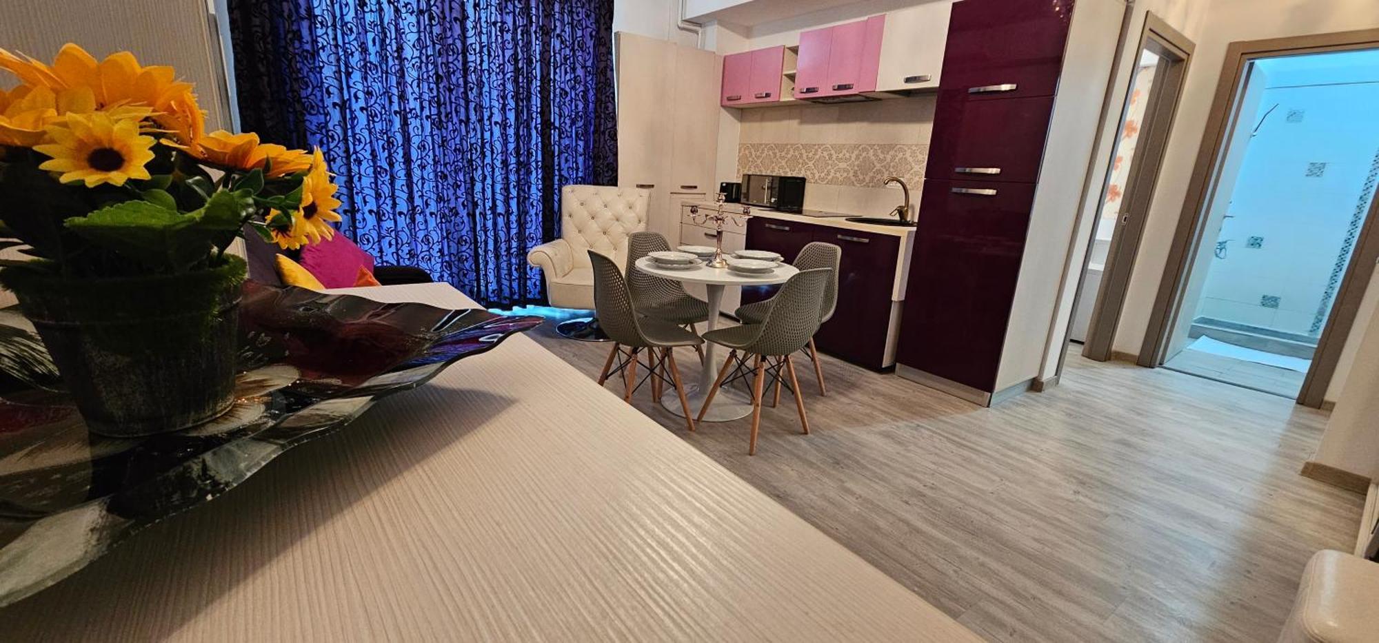 Luxury Aparthotel Promenada In Building Stefan Prima Linie La Mare Năvodari Екстериор снимка